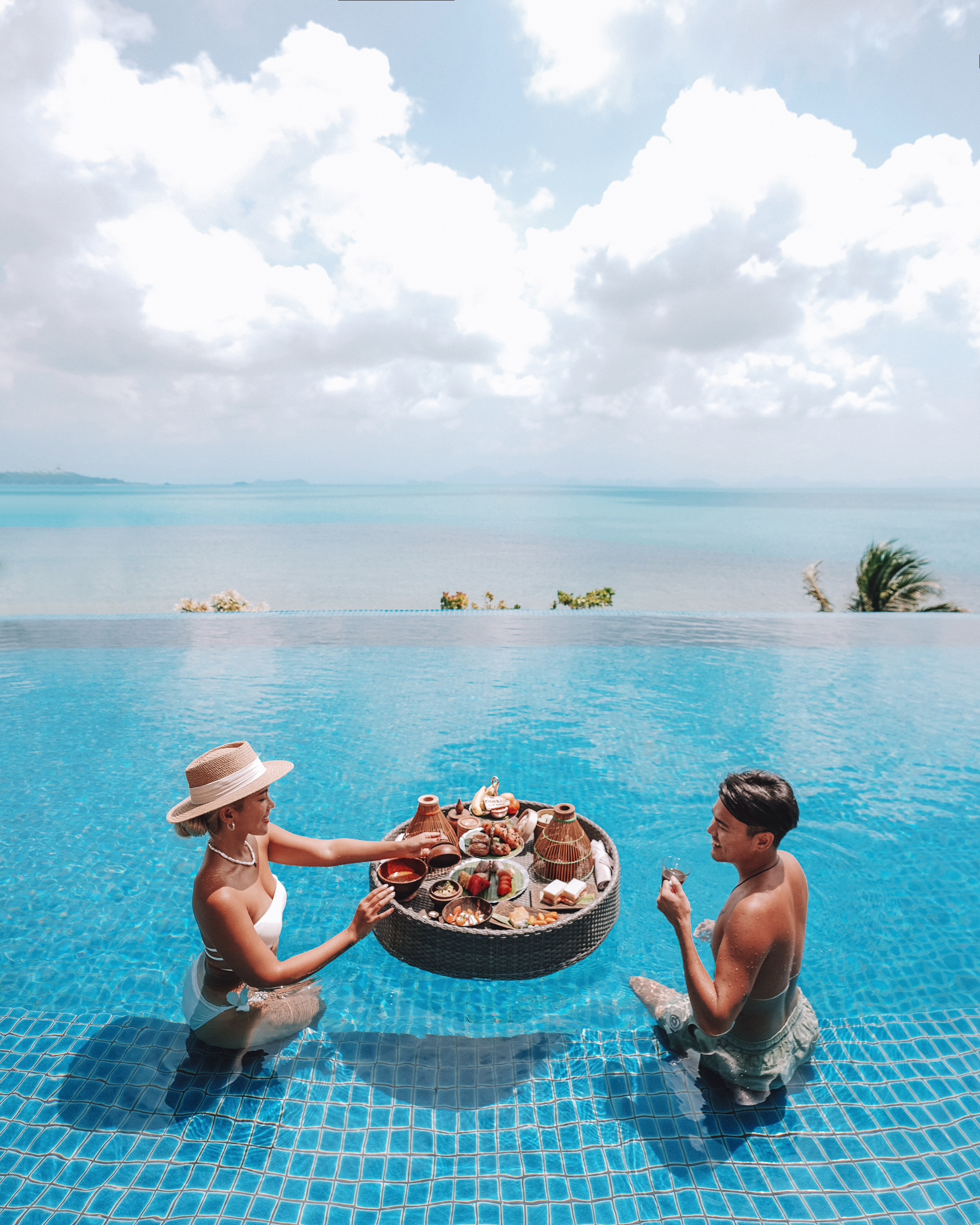 ホテルにて朝食